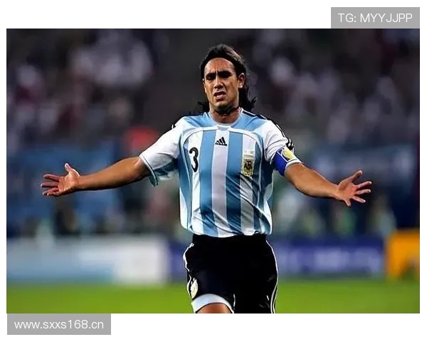 阿根廷队主帅阿亚拉强调梅西独特地位其他球员需竞争争取世界杯名额